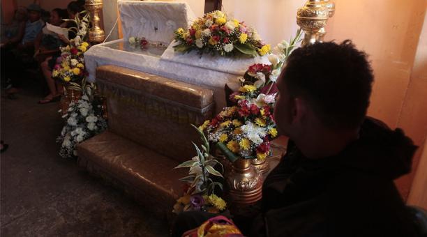 Brithany, la niña de 11 años,  fue velada en su hogar, en Guayaquil. Ayer la sepultaron.