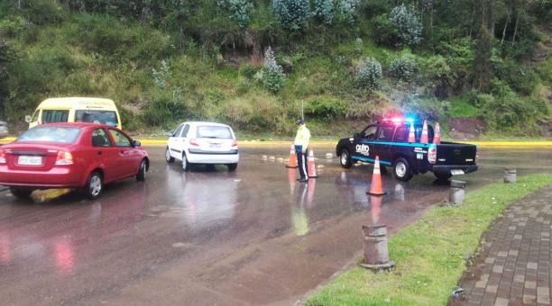 La vía a Nayón fue cerrada por precaución. Foto: cortesía Municipio de Quito
