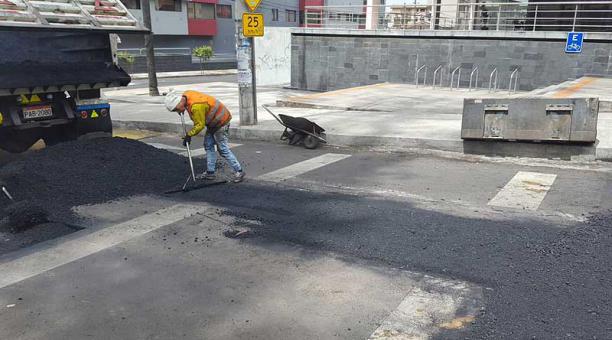 Ahora los vecinos podrán solicitar arreglos de calles o daños más rápido. Foto: cortesía Municipio de Quito