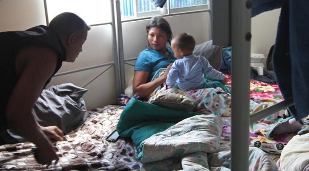 Son temporales y están en el norte y sur de Quito. El sábado, el Municipio reubicó a 125 personas. La mayoría con niños y embarazadas. Foto: Eduardo Terán / ÚN