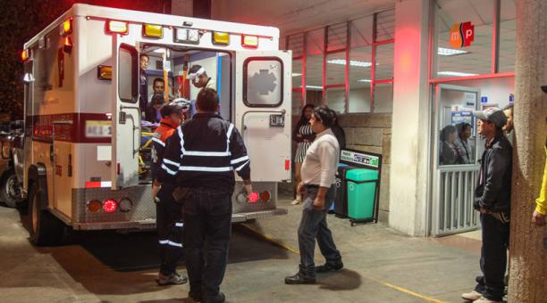 Algunos heridos llegaron al Hospital Vicente Corral Moscoco, en Cuenca. Foto: Xavier Caivinagua para ÚN