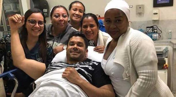 Jerry Rivera en una casa de salud de Guayaquil. Fotografía tomada de @ecfarandula