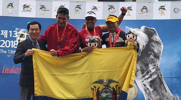 Ya volvió el equipo que representó a Ecuador en el encuentro de Bomberos. Foto: cortesía Bomberos Quito