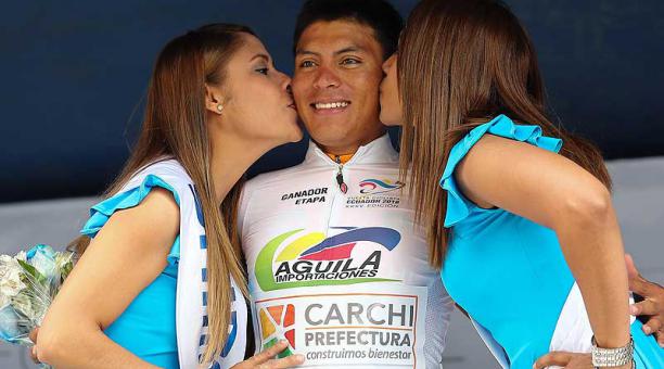 El ciclista carchense Jonathan Caicedo se proclamó ganador de la cuarta etapa de la Vuelta al Ecuador. Foto: Patricio Terán / ÚN