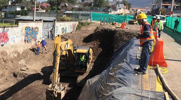 Los trabajos de excavación continúan en estos días en la zona de la avenida Zamora. Foto: Eduardo Terán / ÚN