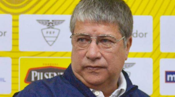 selección  El entrenador colombiano Hernán Darío Gómez llamó a lo mejorcito que hay.  El ‘Toño’ Valencia vendrá a jugar, pero solo contra Perú. Hubo perdón para J. J. Cifuente y el ‘Cuco’ Angulo fue llamado por primera vez.