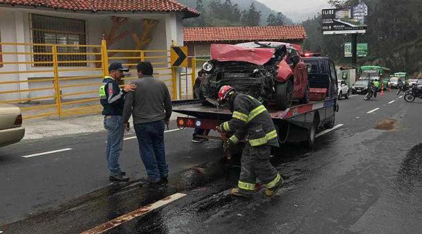 A las 06:50 de este 11 de diciembre del 2018 se registró un accidente en el sector de Miravalle 4. Foto: cortesía AMT