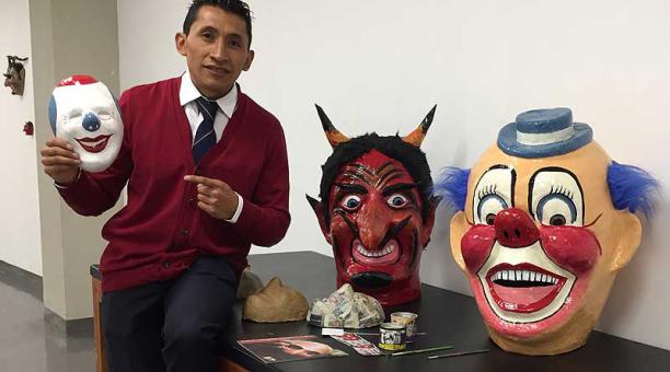 En la Casa de la Cultura hay una exposición de caretas y mascarones. Hay diversos ejemplos de esta tradición de la capital ecuatoriana. Foto: Betty Beltrán / ÚN