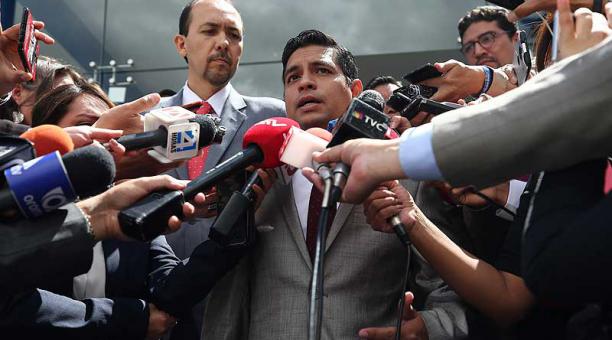 Víctor Rivadeneira, exasesor de José Serrano acudió a la Fiscalía el lunes 11 de marzo del 2019. Foto: EFE