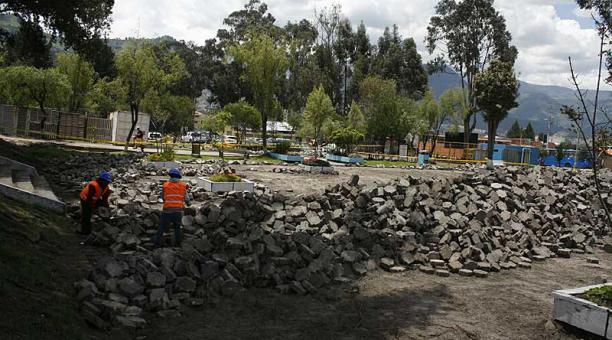 En esta zona, los obreros trabajan en la construcción de la plaza principal. Foto: Armando Lara / ÚN