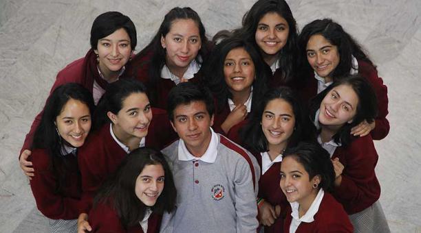El equipo del colegio La Dolorosa. Fotos: Patricio Terán / ÚN