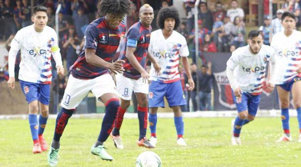 En la primera fecha del torneo amateur, la ‘AKD’ cayó 2-1 ante el Quito Corazón. Foto: Twitter Deportivo Quito