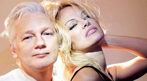 Pamela Anderson visitaba con frecuencia a Julian Assange en la Embajada de Ecuador en Londres. Foto: Twitter Pamela Anderson