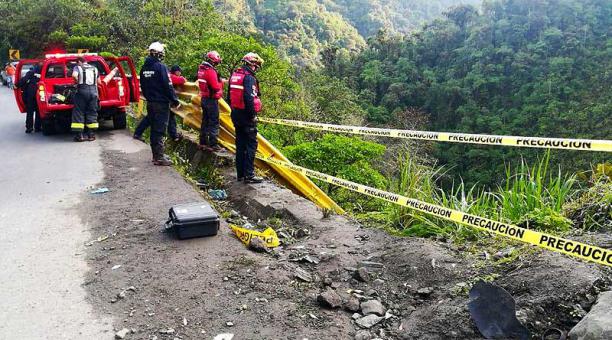 La zona en donde ocurrió el accidente quedó cercada. Foto: Twitter Bomberos Quito
