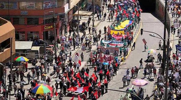 La marcha que se realiza por el Día del Trabajo llegará hasta la Plaza San Francisco, en el Centro Histórico de Quito. Foto: Patricio Terán / ÚN