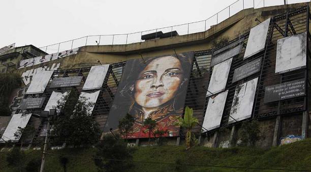 Solo el rostro de Manuelita está claro, porque lo conforman azulejos. Foto: Galo Paguay / ÚN