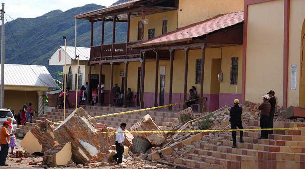 En el cantón Gonzanamá, de la provincia de Loja, una Iglesia sufrió afectaciones en su estructura por el sismo ocurrido en Perú. Foto: API para ÚN