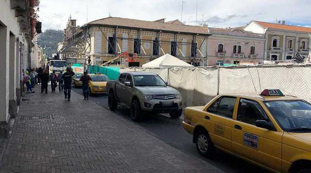 Los trabajos en la calle Benalcázar, entre las calles Sucre y Bolívar, se extenderán hasta diciembre del 2019. Foto: Eduardo Terán / ÚN