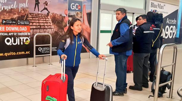 La marchista Glenda Morejón llegó este10 de junio país y se fue a Ibarra. Foto: Twitter @DeporteEC