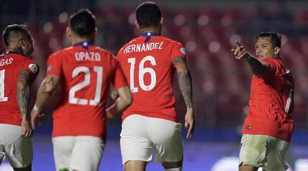 Los hinchas iban a alentar a la Selección de Chile en el partido ante Ecuador que se juega este 21 de junio del 2019. Foto: EFE