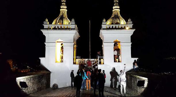 El recorrido guiado va por iglesias del Centro Histórico de Quito. Foto: cortesía Leyendas Nocturnas