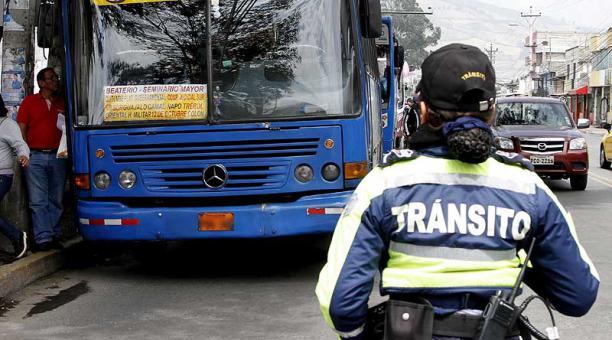 La Agencia Nacional de Tránsito incrementó 10 centavos a la tarifa del transporte urbano en todos los cantones del país. Foto: Eduardo Terán / ÚN