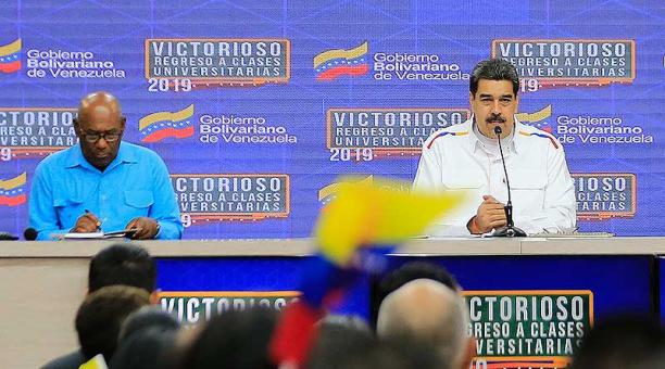 Nicolás Maduro se refirió a la situación de Ecuador en un acto de gobierno en Caracas. Foto: EFE