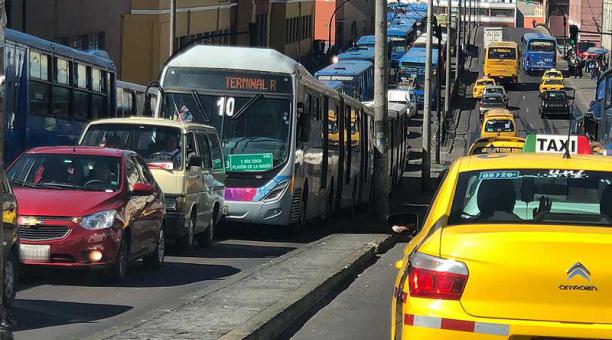 El transporte particular y municipal opera con normalidad este 14 de octubre del 2019. En sectores del sur y centro de Quito se reportó congestión vehicular. Foto: Eduardo Terán / ÚN