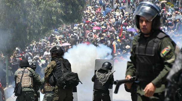 Las protestas en Bolivia suceden tras las elecciones del 20 de octubre. La oposición y movimientos cívicos denunciaron un fraude en el recuento de votos a favor del presidente Evo Morales. Foto: EFE