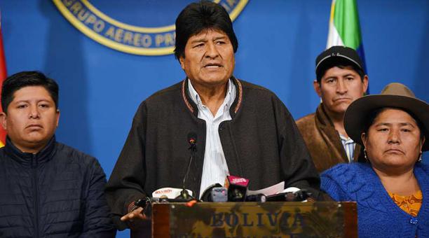 Morales dimitió de la presidencia el 10 de noviembre del 2019, presionado por militares, policías y por la oposición, que le exigieron dejar el puesto que ocupaba desde 2006 con el fin de pacificar el país. Foto: AFP