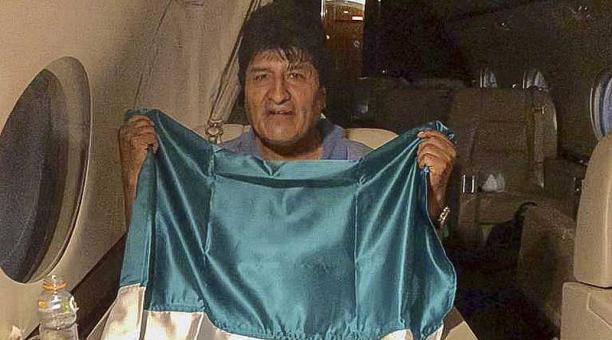 Evo Morales aceptó la oferta de asilo de México, país que envió un avión de la Fuerza Aérea para sacarlo de Bolivia. Foto: Cancillería mexicana / EFE