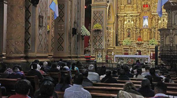 Juan Zapata, director del ECU 911, informó que 115 000 personas participaron en la peregrinación a El Quinche. Foto: JUlio Estrella / ÚN