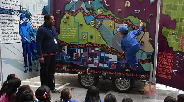 El Yaku Viajero presenta la exposición Agua viene-agua va. Foto: cortesía Municipio de Quito