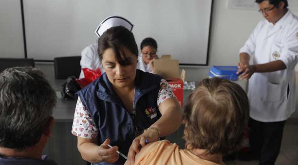 La atención en el centro de salud Las Casas es de 08:00 a 16:00, de lunes a sábado. Foto: Patricio Terán / ÚN