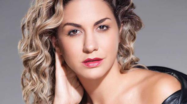 La actriz ecuatoriana se casará este año con Julio Franco, su entrenador privado de crossfit. Foto: Facebook Luciana Grassi