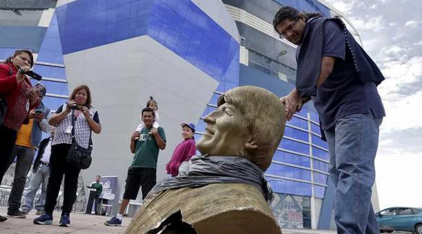 El escenario deportivo de donde fue retirado el busto de Evo Morales ahora se llama Polideportivo Olímpico de Quillacollo. Foto: AFP