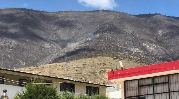 El cerro casitagua es monitoreado por los bomberos. Foto: Eduardo Terán / ÚN