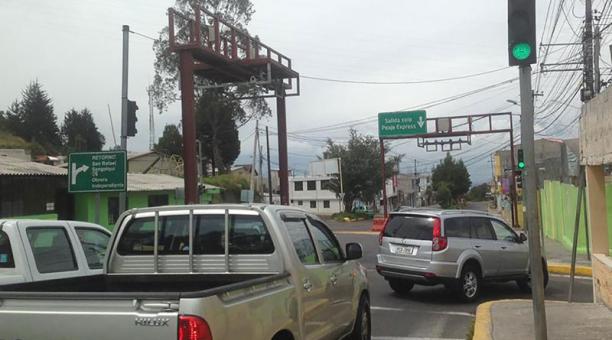 Por Collacoto pasan unos 8 000 vehículos que evaden el cobro en la Autopista Rumiñahui. Betty Beltrán / ÚN