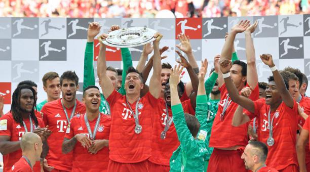 Una imagen de mayo del 2019 con el Bayern Munich festejando el título. Este 16 de junio del 2020, el club volvió a ganar el campeonato en Alemania. Foto: AFP