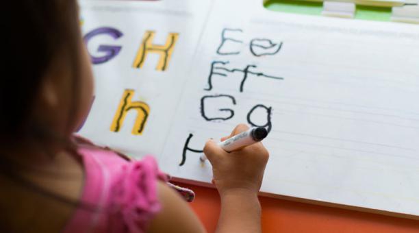 Aunque la educación tenga en la actualidad un fuerte componente digital, el escribir a mano es fundamental para el cerebro.