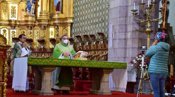 Las transmisiones ‘online’ de las eucaristías se mantienen también. Fotos: Cortesía de la Arquidiócesis  de Quito