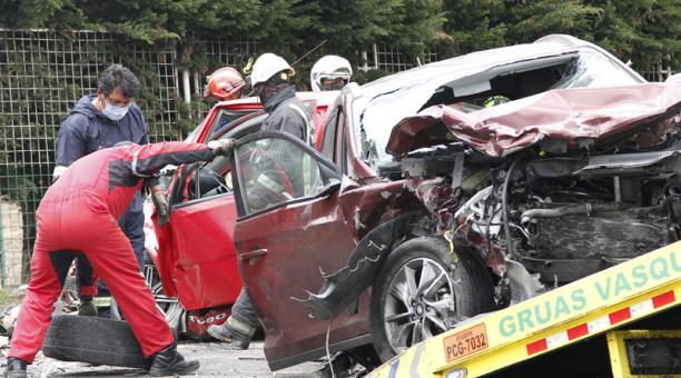Dos de los vehículos involucrados en el accidente en al Panamericana Sur. Eduardo Terán / ÚN