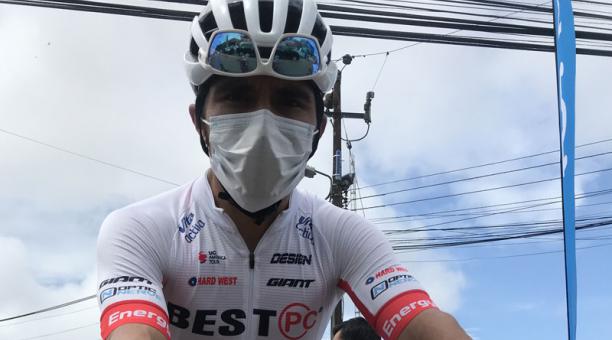 El  pedalista ecuatoriano es uno de los protagonistas de la Vuelta. Foto: Mauricio Bayas / ÚN
