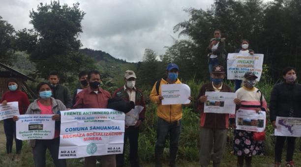 Los moradores de Pacto en contra de la minería. Foto: cortesía