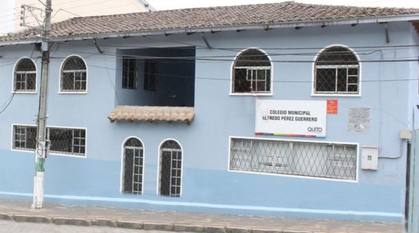 La Unidad Educativa Municipal Alfredo Pérez Guerrero está ubicada en la parroquia San José de Minas.