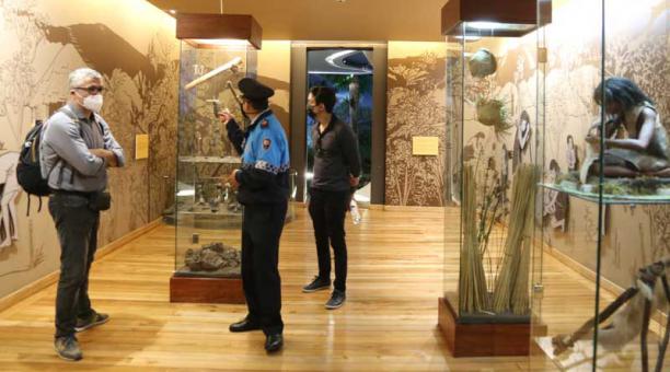 Cinco museos  canjearon comida por tickets de ingreso  a las exposiciones. Foto: Vicente Costales / ÚN