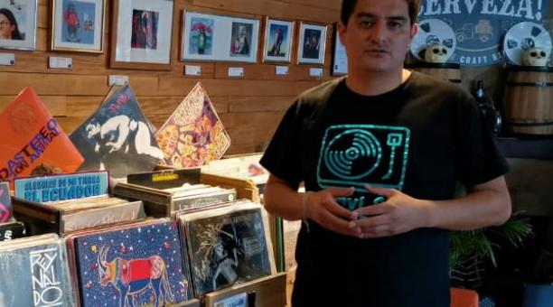 Esteban Mendieta tiene una tienda virtual de discos de vinilo en la actualidad. Foto: cortesía