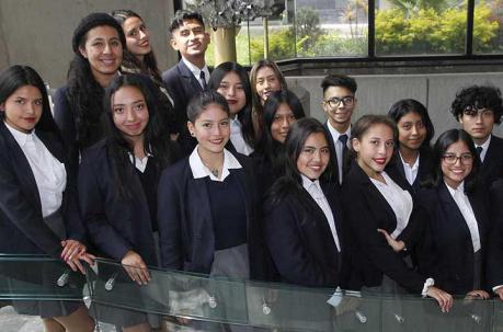 Los alumnos de la Unidad Educativa Consejo Provincial.