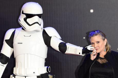 Carrie Fisher llegando a la premier en Europa de la película 'Star Wars: The Force Awakens'. Foto: AFP