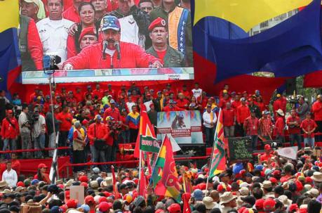 Simpatizantes del Gobierno del presidente Nicolás Maduro se concentran hoy, miércoles 19 de abril de 2017, en Caracas (Venezuela). Foto: EFE